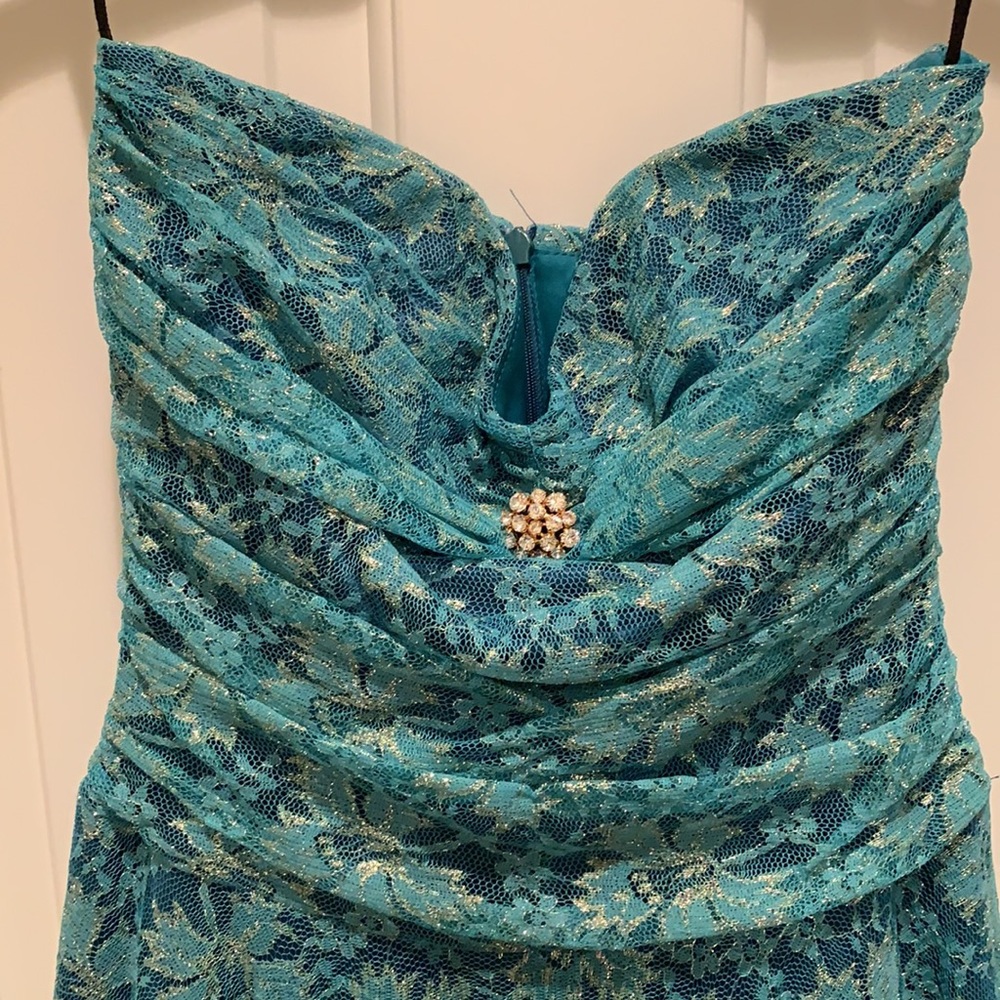 Nearly New Beautiful Strapless Lace Dress with Crinoline Underskirt - Picture 2 of 8